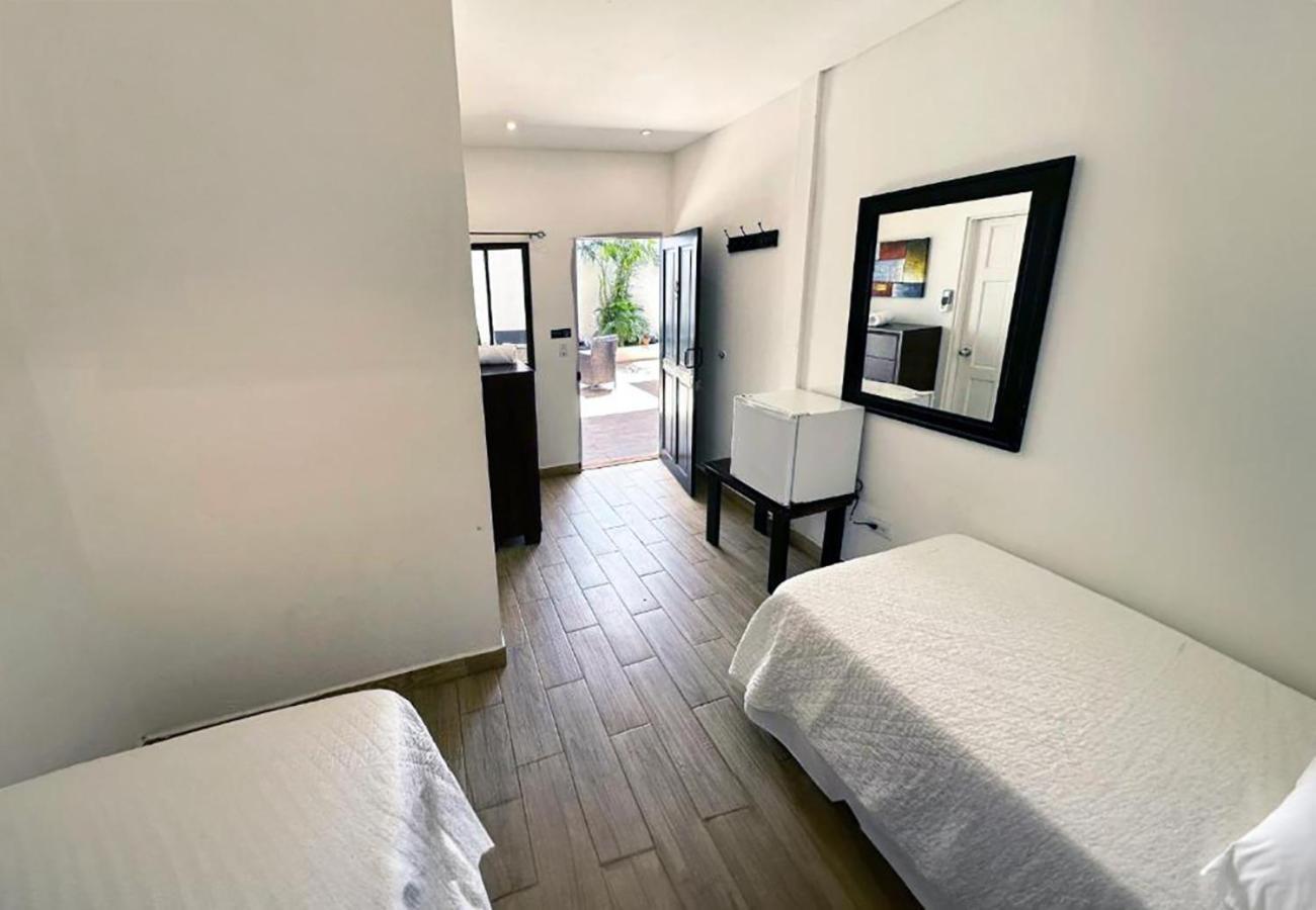 Surf Ranch Tamarindo Hotell Exteriör bild