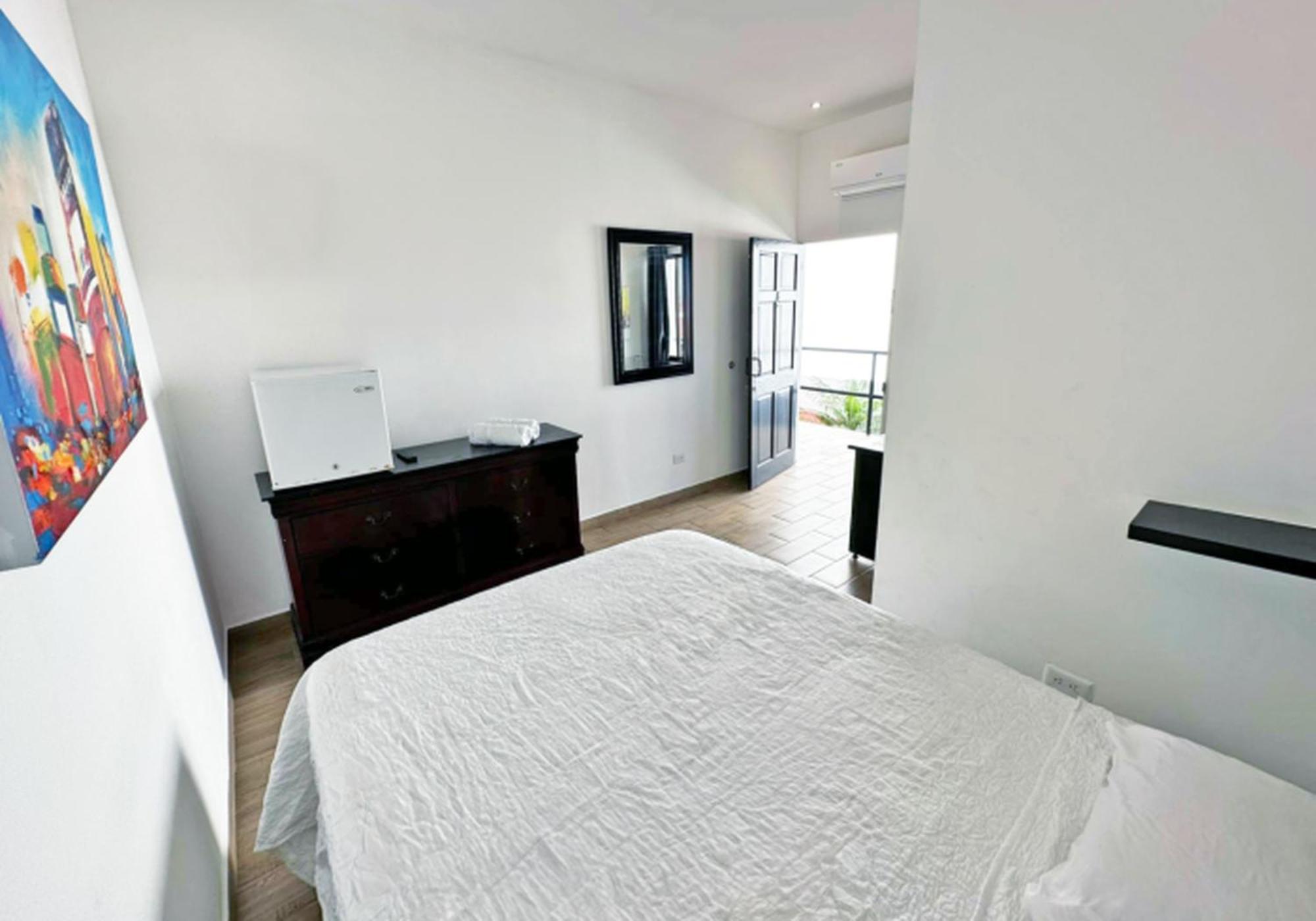 Surf Ranch Tamarindo Hotell Exteriör bild