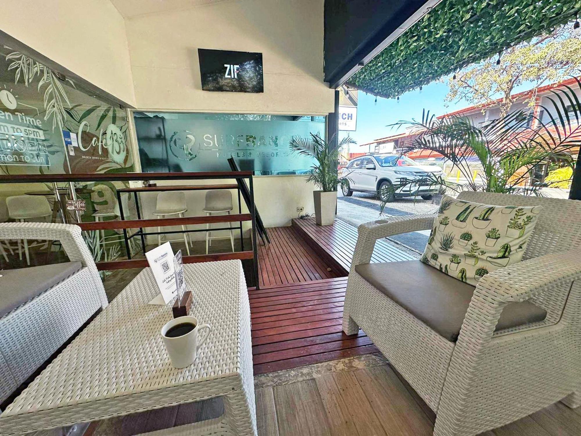Surf Ranch Tamarindo Hotell Exteriör bild