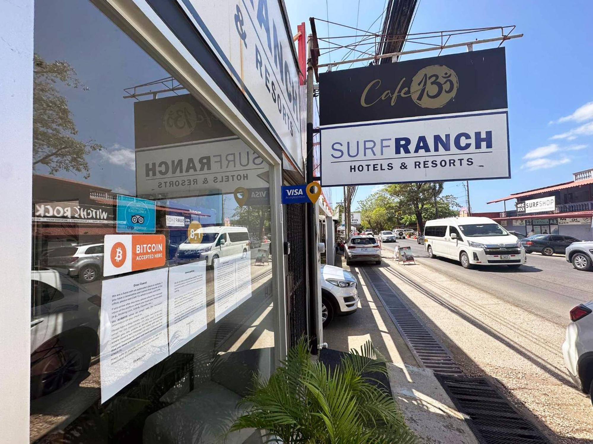 Surf Ranch Tamarindo Hotell Exteriör bild