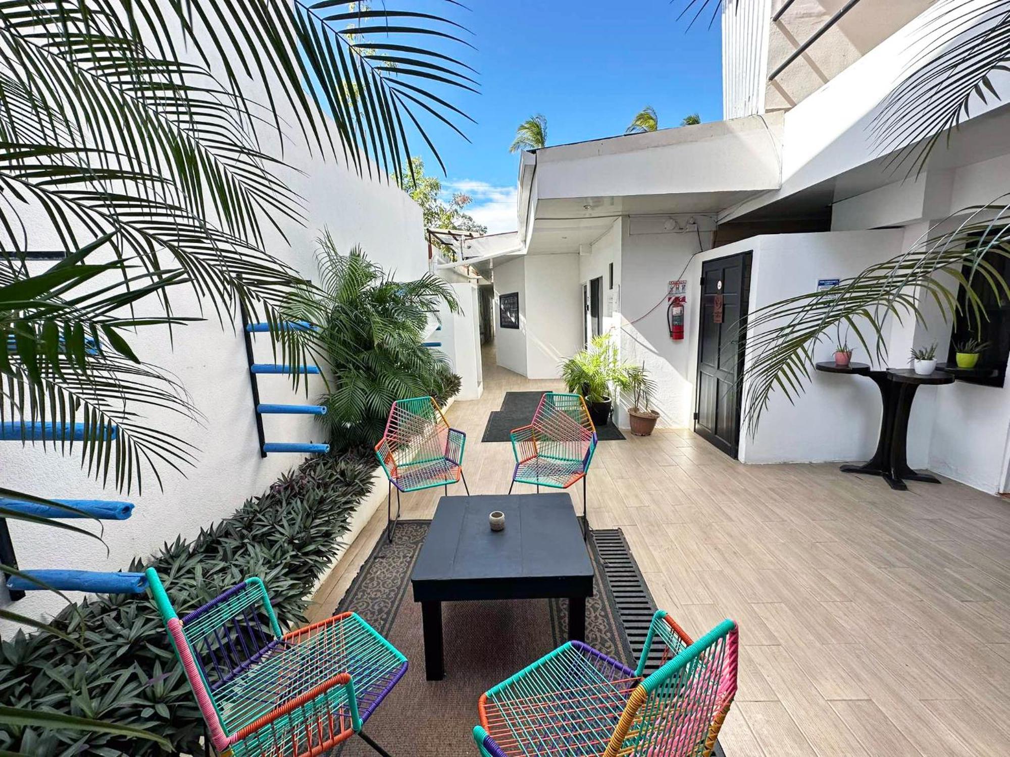 Surf Ranch Tamarindo Hotell Exteriör bild